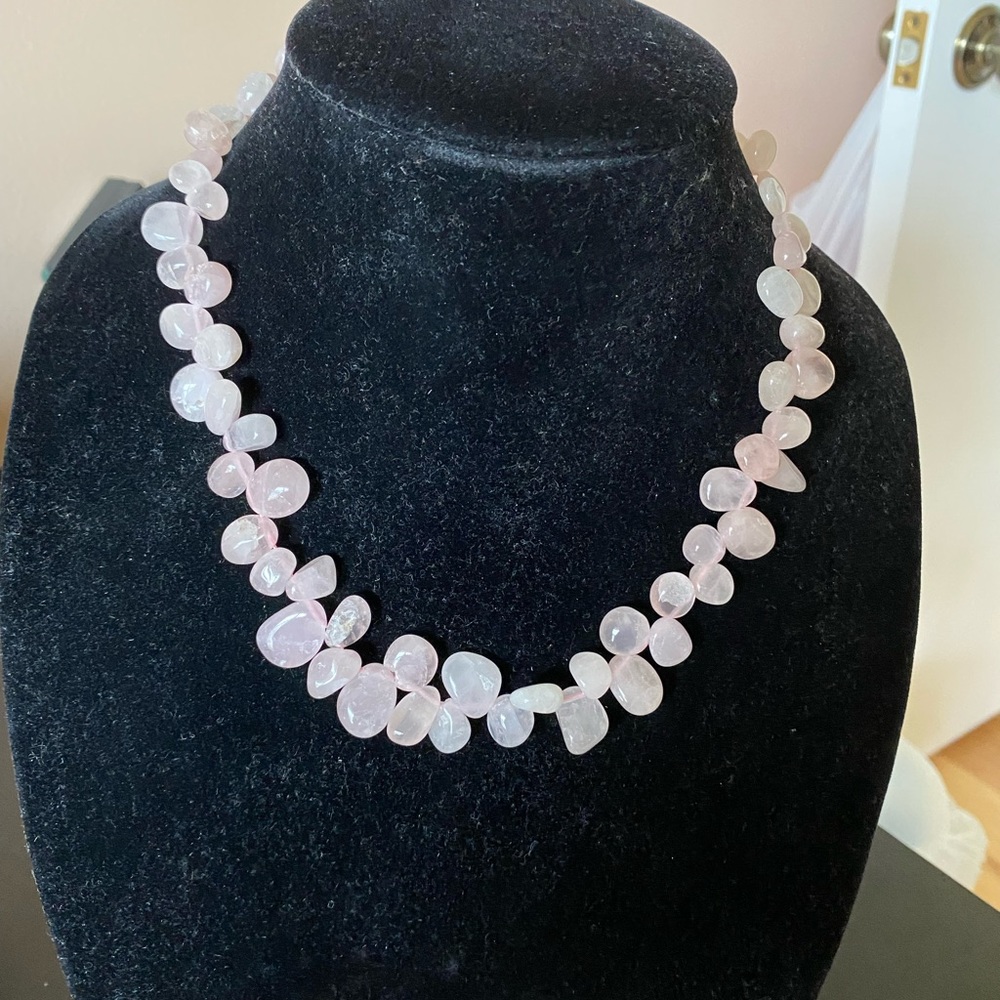 Beautiful Rose quarts necklace with clasp. 18 inches.